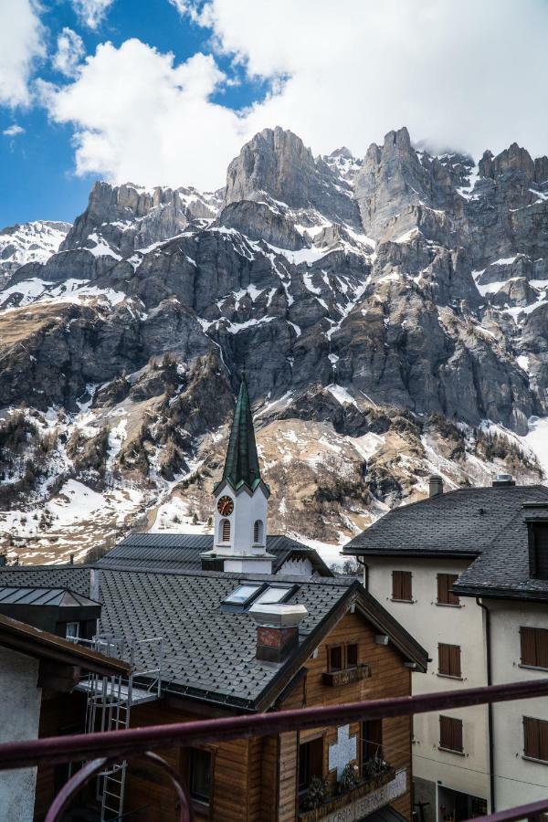 Weisses Roessli Leukerbad Exterior foto