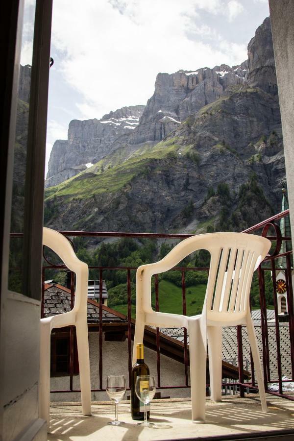 Weisses Roessli Leukerbad Exterior foto